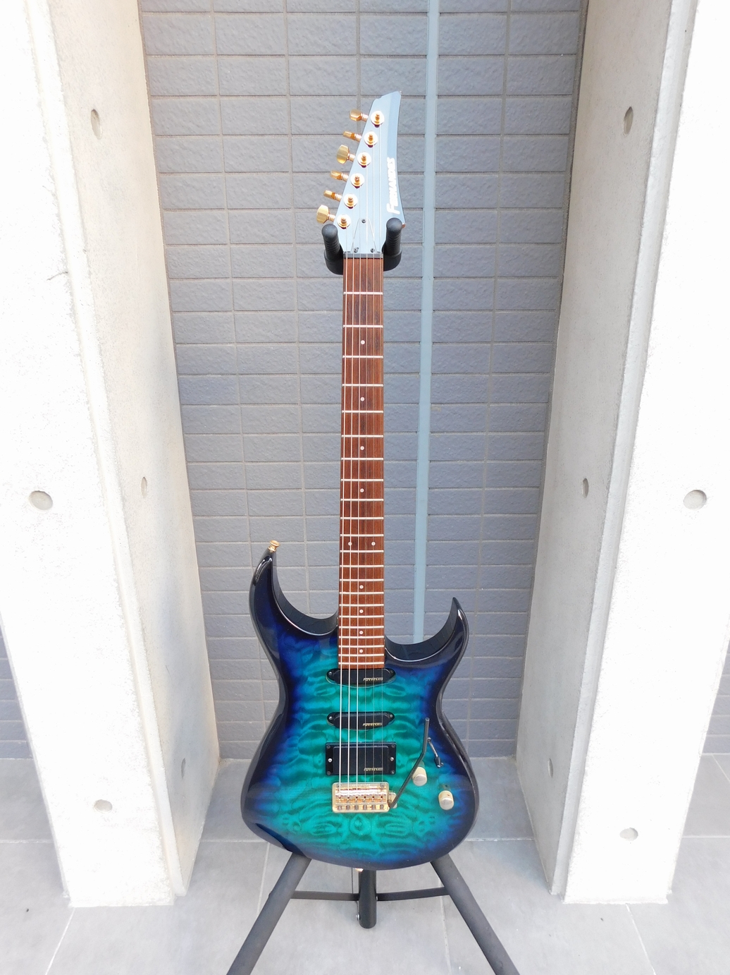 中古　FERNANDES　フェルナンデス　FGZ-400　ストラトタイプ　ソフトケース付き