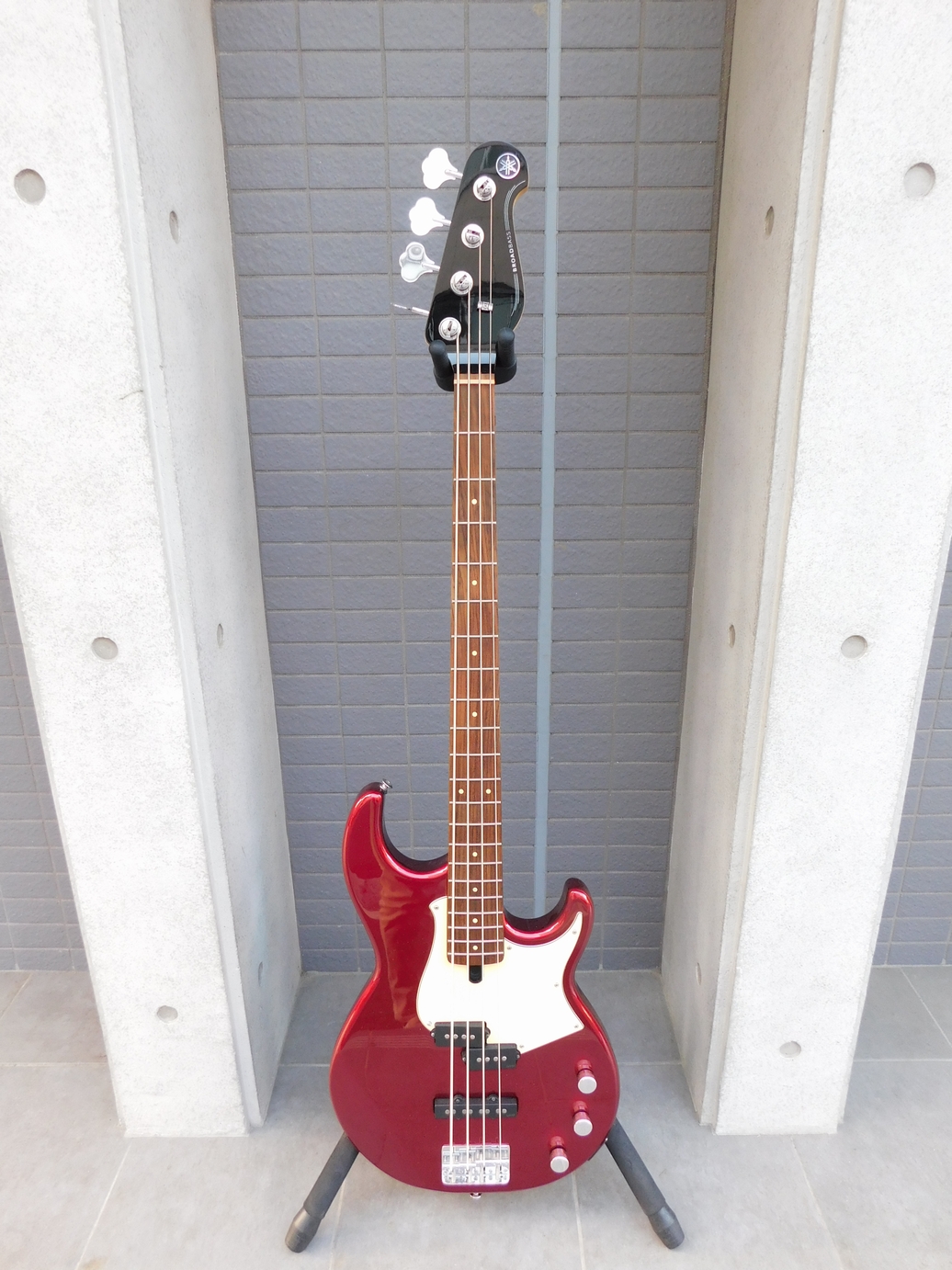 中古　YAMAHA ヤマハ BB434 限定カラー エレキベース　ソフトケース付き