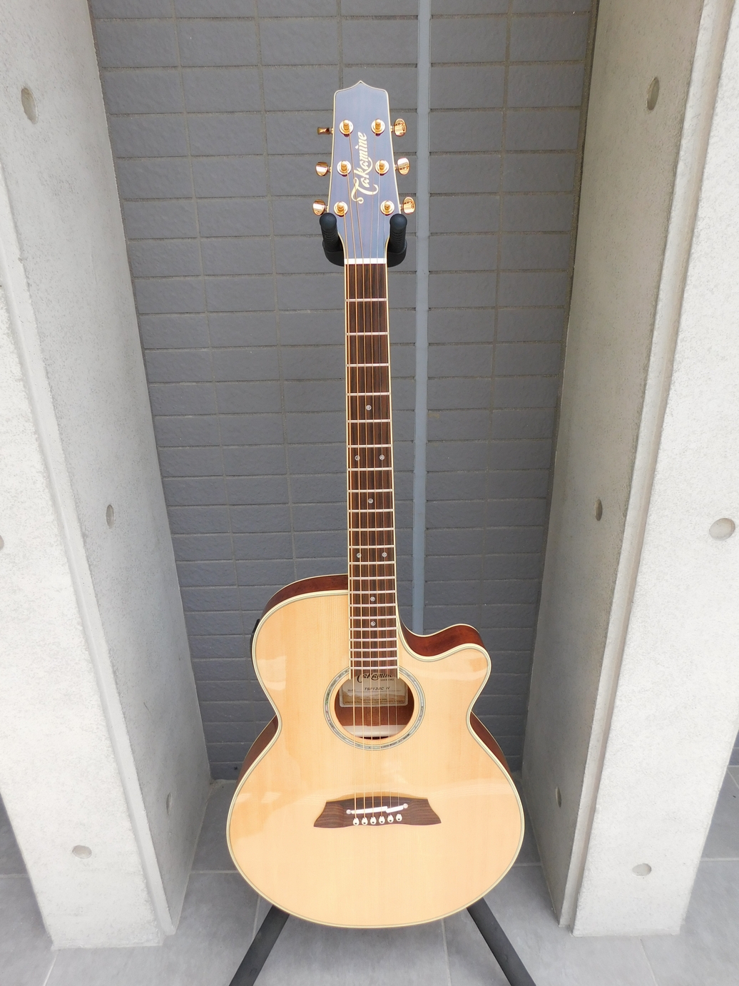 中古　Takamine タカミネ 100 Thinline TSP138C　エレアコ　セミハードケース付き