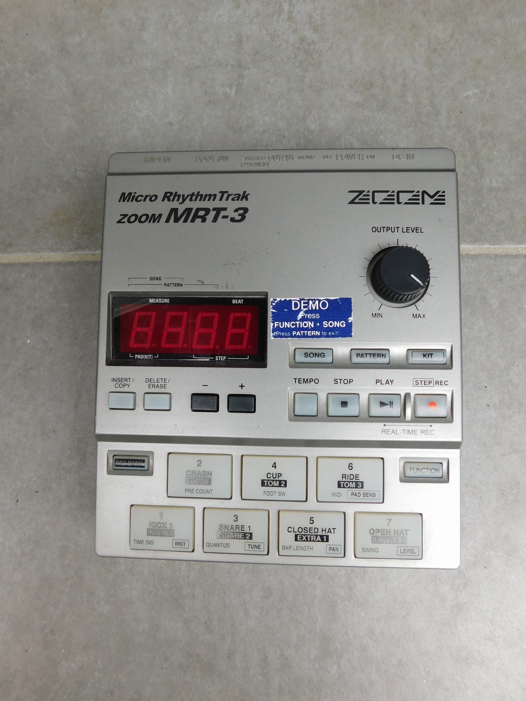 中古　ZOOM ズーム MRT-3 リズムマシン　アダプター付き