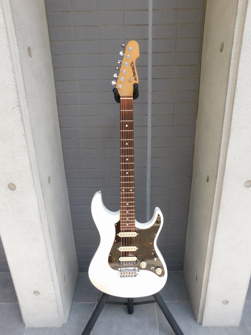 中古　EDWARDS エドワーズ E-SN-ALR 22/SSH/R　ギグバック付き