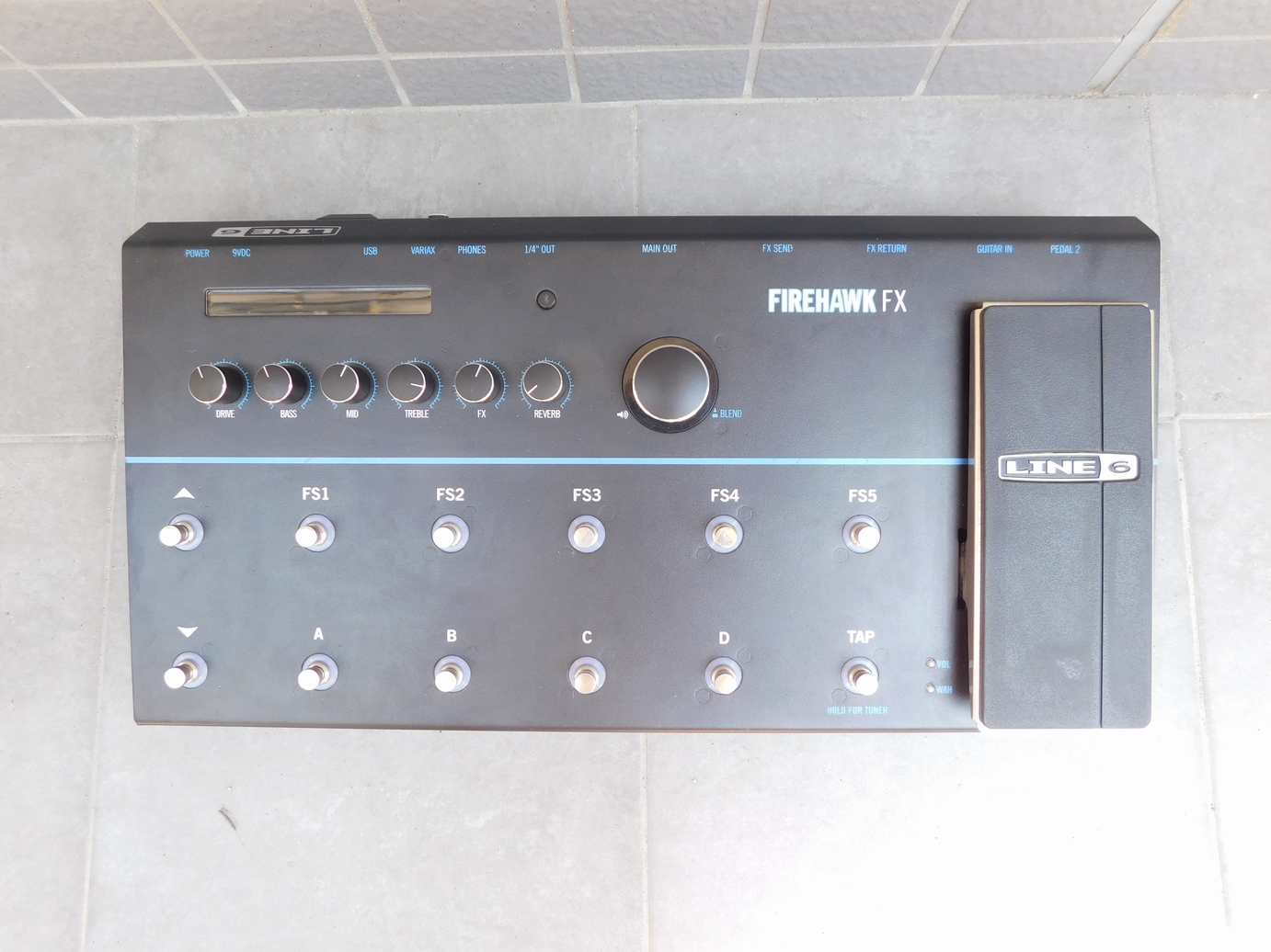 中古　Line 6 ライン6 Firehawk FX マルチエフェクトプロセッサー　ソフトケース・アダプター付き