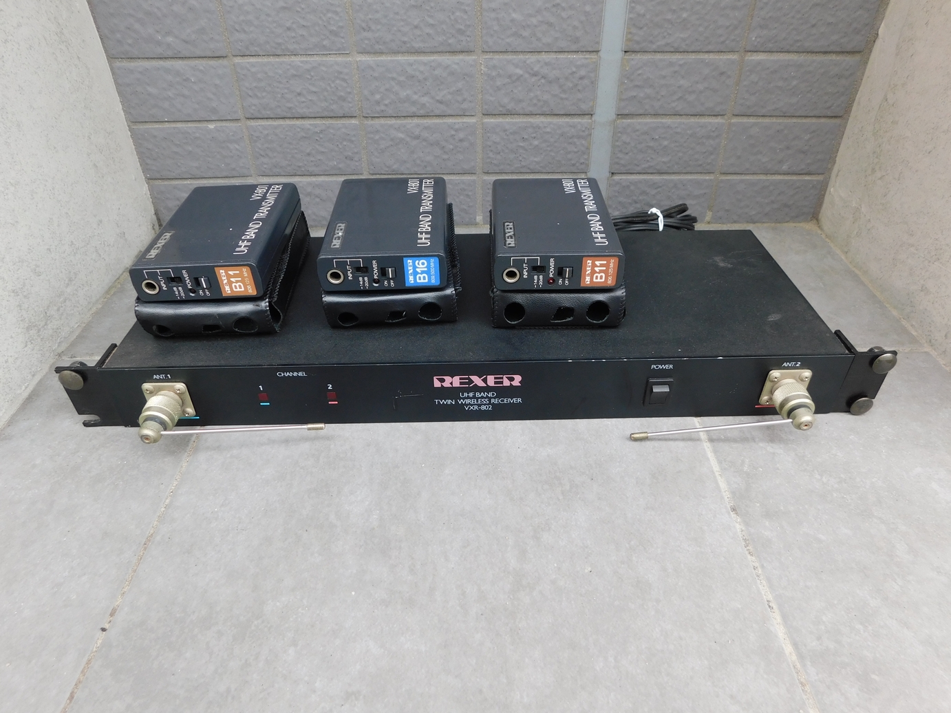 中古　REXER レクサー VXR-802 ツインレシーバー ✙ REXER VX-801 ギターワイヤレスシステム