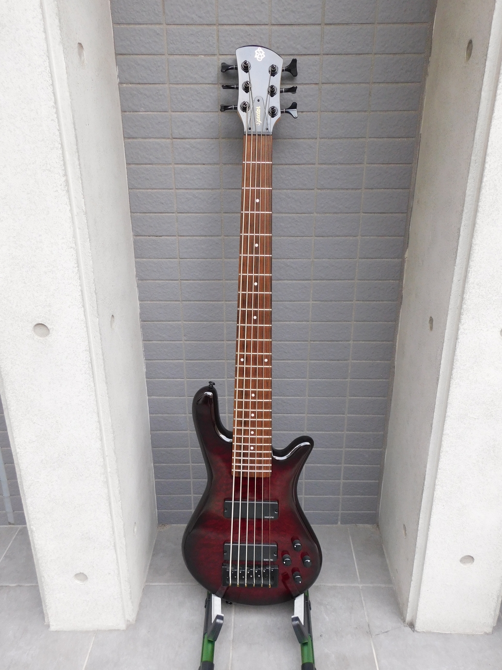 中古 SPECTOR スペクター Legend 6 Classic with SSD Soapbar Pickups　ソフトケース付き
