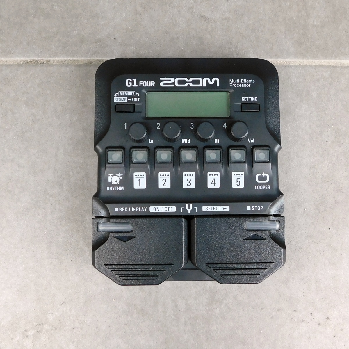 中古　ZOOM ズーム G1 Four Guitar Multi-Effects Processor マルチエフェクター