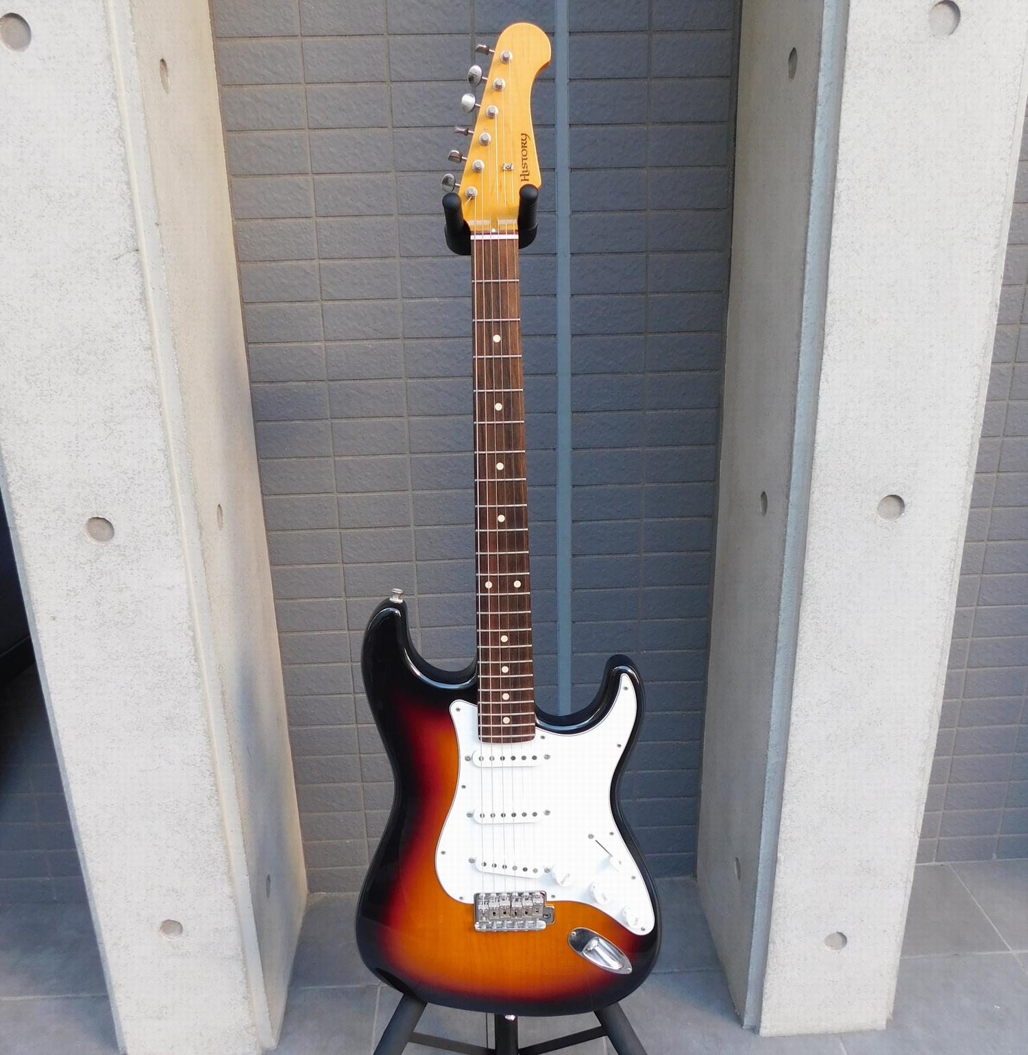 中古　HISTORY ヒストリー HST-Standard　ストラトタイプ　ギグバック付き