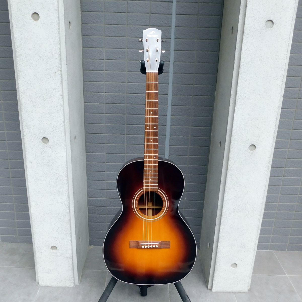 中古　Morris モーリス MY-601 アコースティックギター ハードケース付き