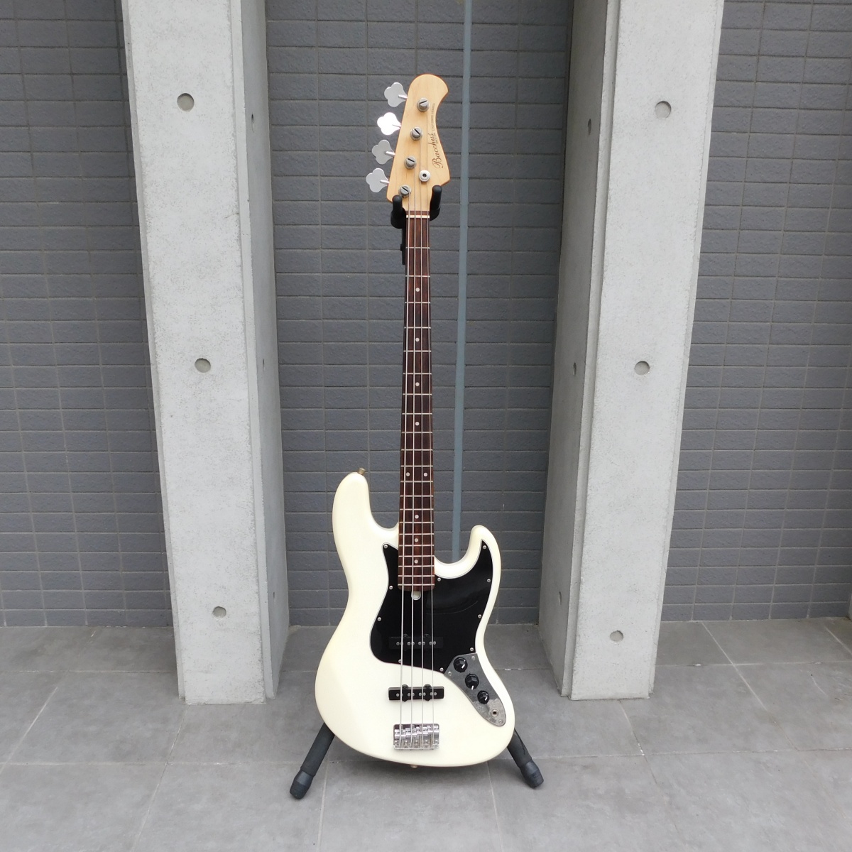 中古　Bacchus バッカス BJB-1R ジャズベース ソフトケース付き