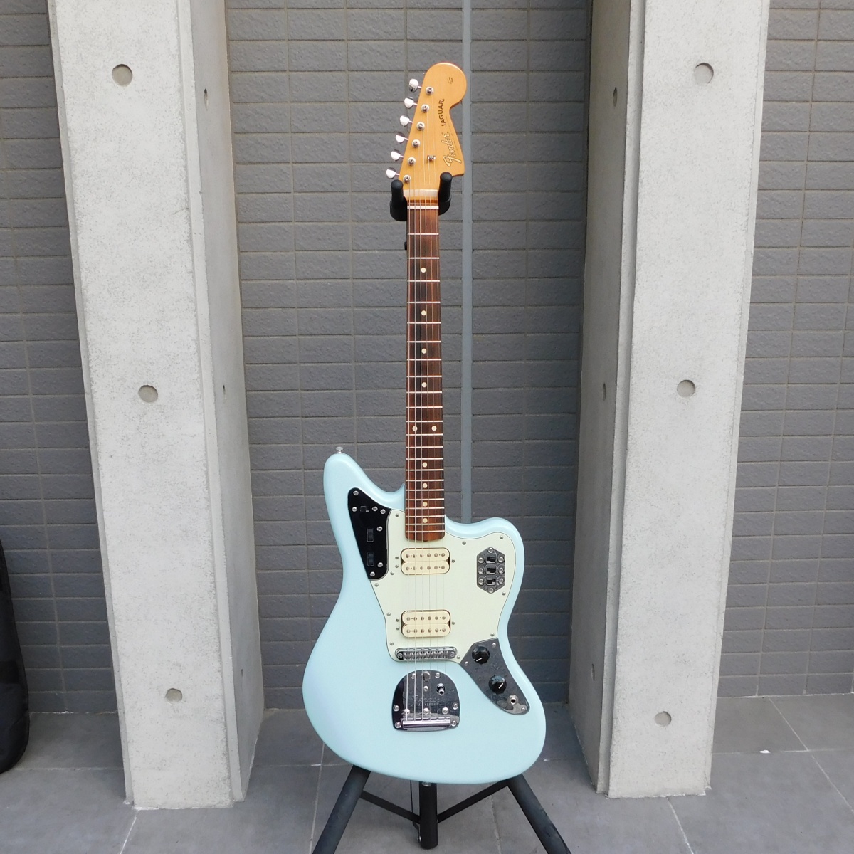 中古 Fender MEX フェンダー Vintera ’60s Jaguar Modified HH ソフトケース付き