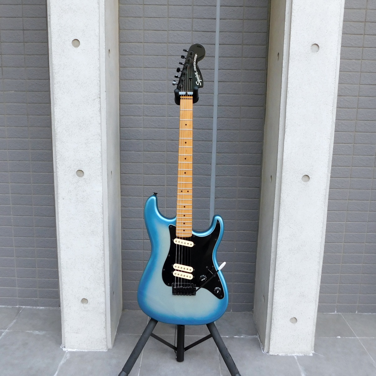 中古　Squier スクワイヤ Contemporary Stratocaster Special　モディファイ仕様　ソフトケース付き