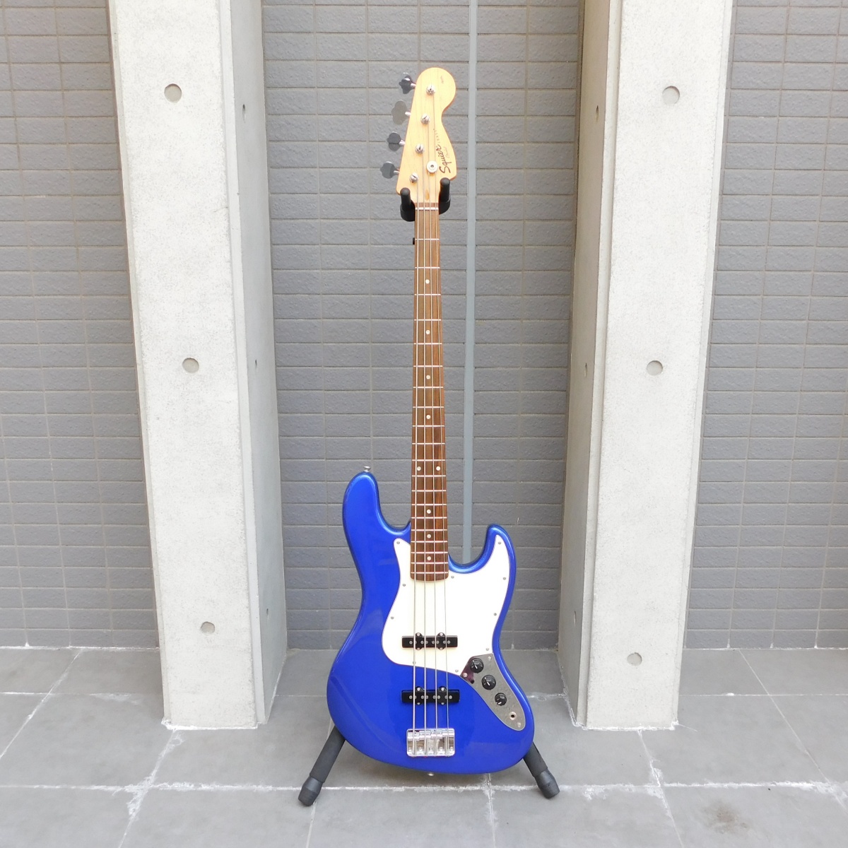 中古　SQUIER スクワイヤ Affinity Jazz Bass　ジャズベース　ソフトケース付き